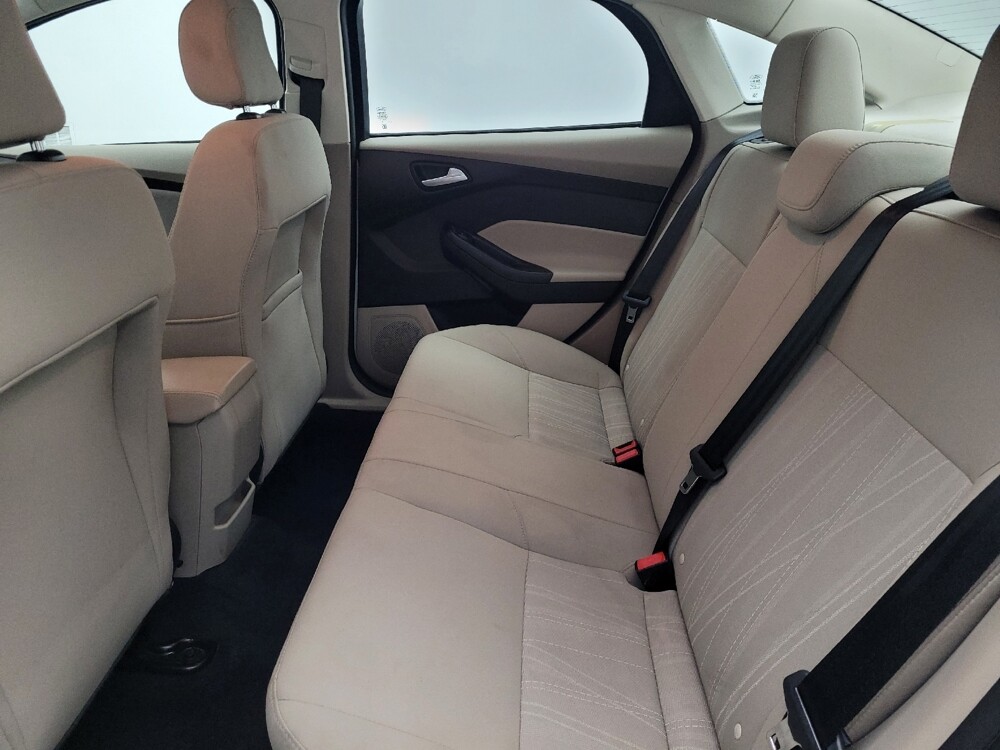 2018 Ford Focus in Charleston, SC 29414 - 18090539 18