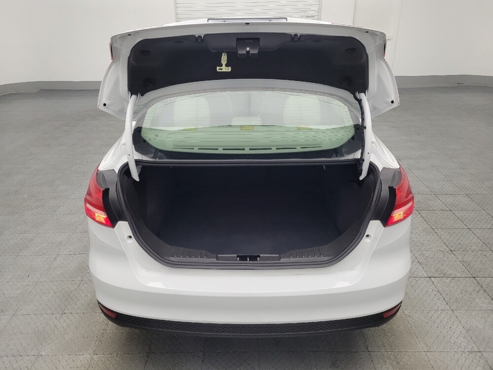 2018 Ford Focus in Charleston, SC 29414 - 18090539 29