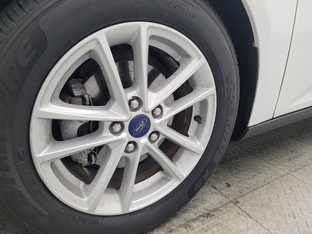 2018 Ford Focus in Charleston, SC 29414 - 18090539 31