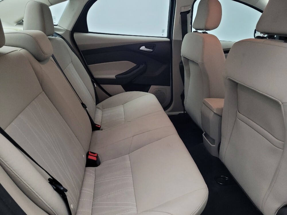 2018 Ford Focus in Charleston, SC 29414 - 18090539 19