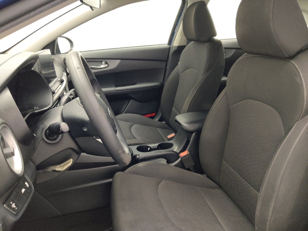 2019 Kia Forte in Jacksonville, FL 32225 - 18090575 17