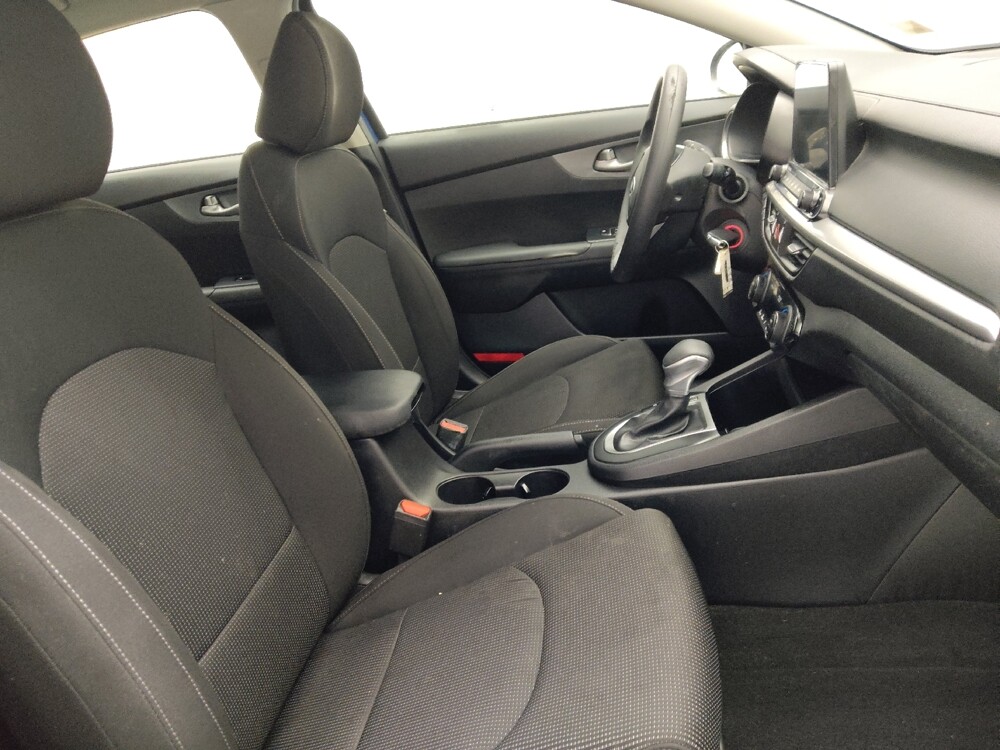 2019 Kia Forte in Jacksonville, FL 32225 - 18090575 21