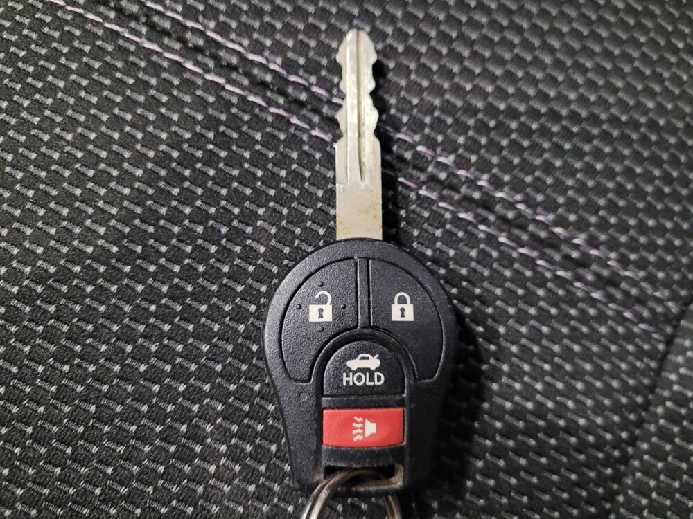 2018 Nissan Sentra in Glen Burnie, MD 21061 - 18090595 32