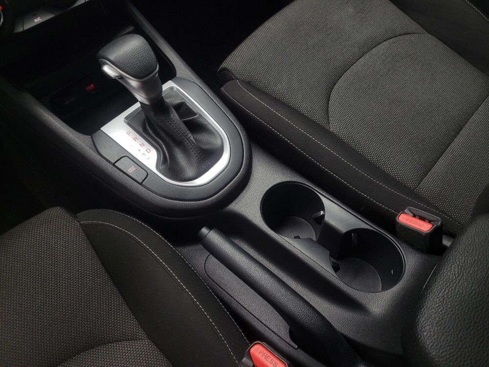 2022 Kia Forte in Indianapolis, IN 46222 - 18090601 26