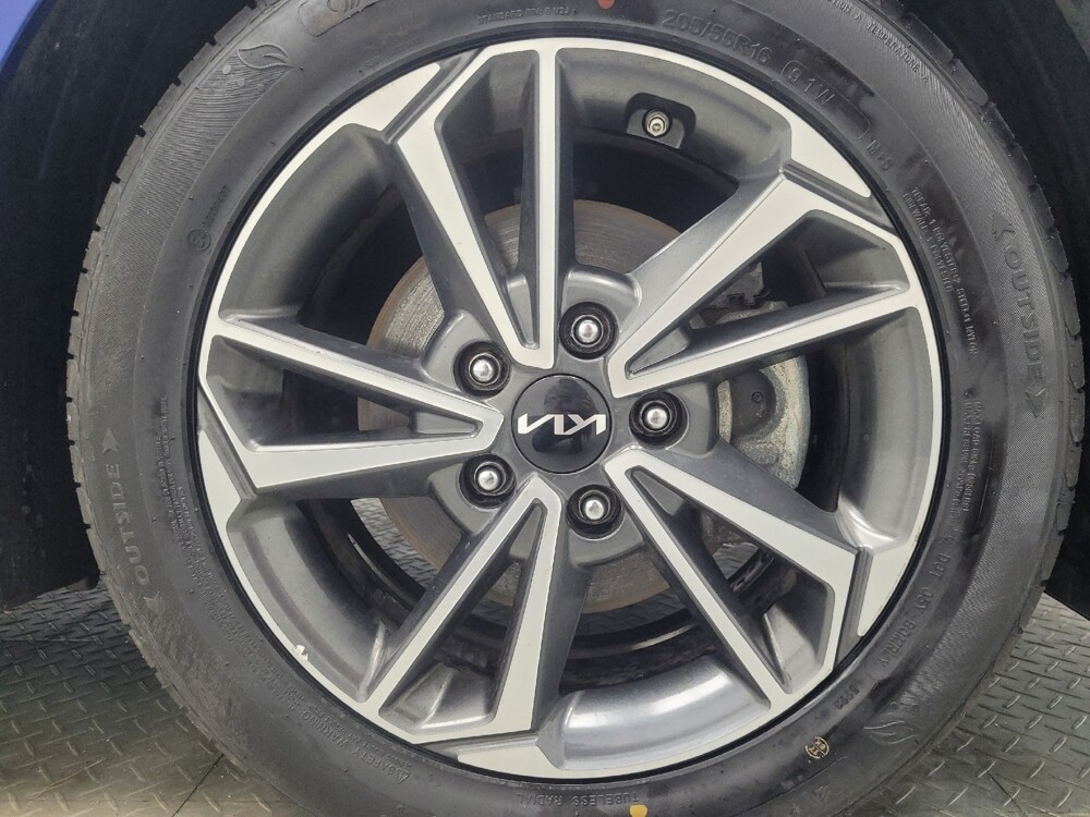 2022 Kia Forte in Indianapolis, IN 46222 - 18090601 31