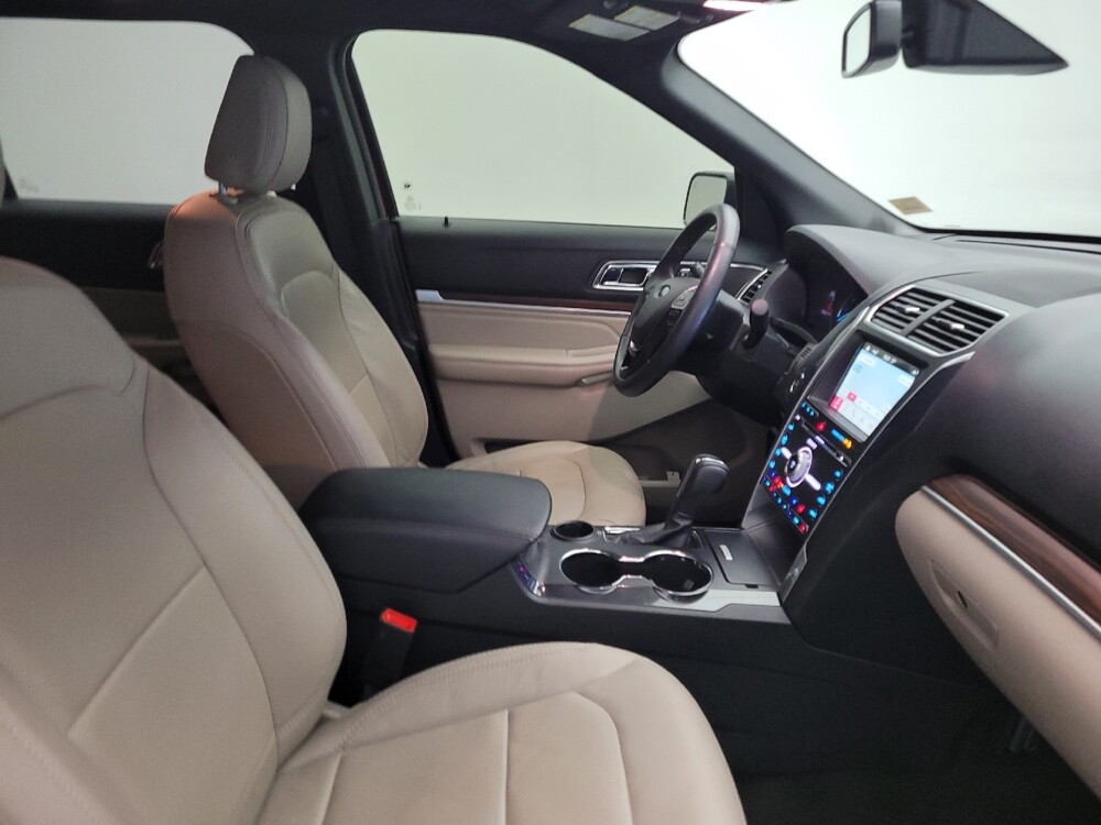2018 Ford Explorer in Cincinnati, OH 45255 - 18090605 21