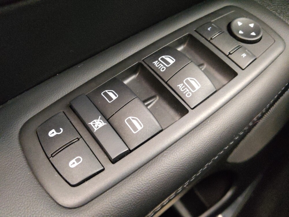 2022 Jeep Grand Cherokee in Houston, TX 77060 - 18090608 27