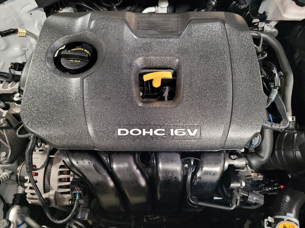 2018 Hyundai Elantra in Jacksonville, FL 32210 - 18090612 30