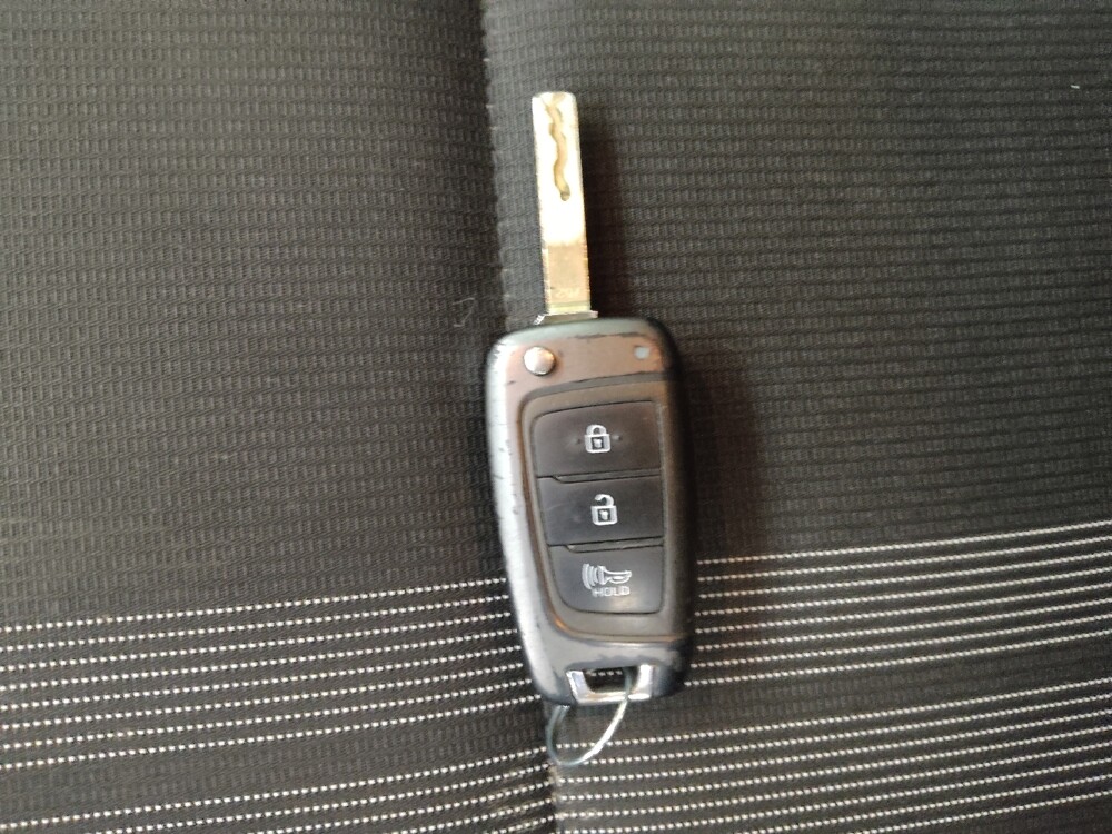 2021 Hyundai Venue in Topeka, KS 66611 - 18090624 32