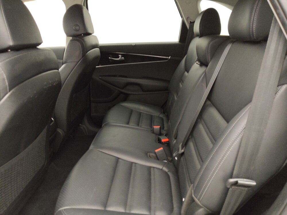 2018 Kia Sorento in Lakeland, FL 33815 - 18090625 18