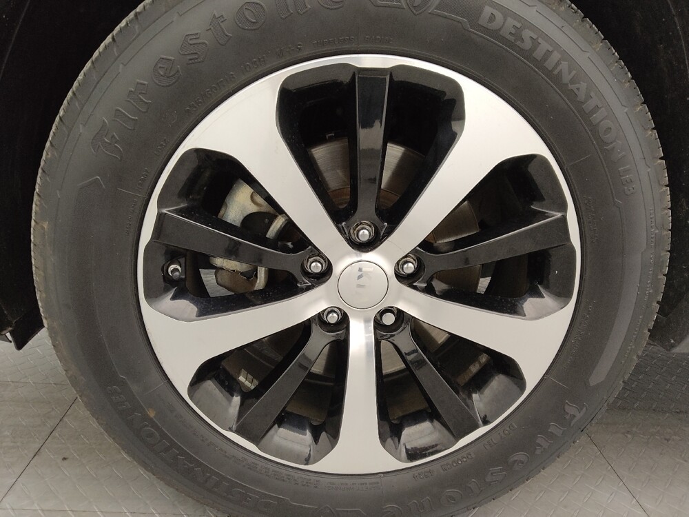 2018 Kia Sorento in Lakeland, FL 33815 - 18090625 31