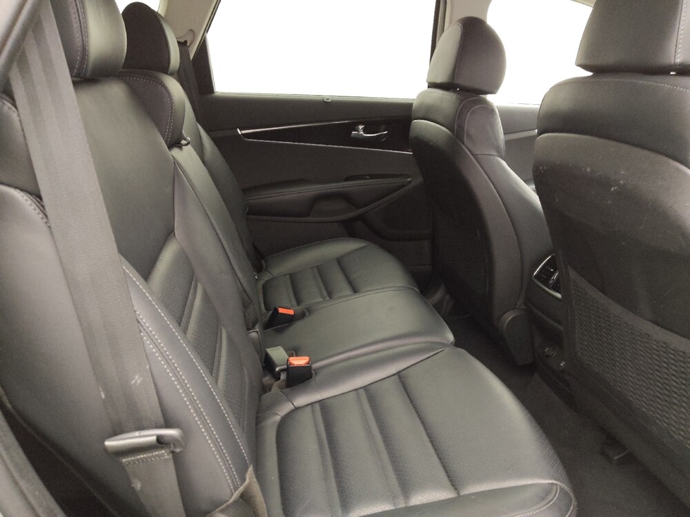 2018 Kia Sorento in Lakeland, FL 33815 - 18090625 19