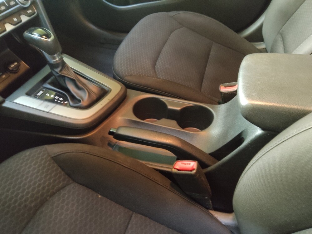 2020 Hyundai Elantra in Greenville, SC 29607 - 18090651 26