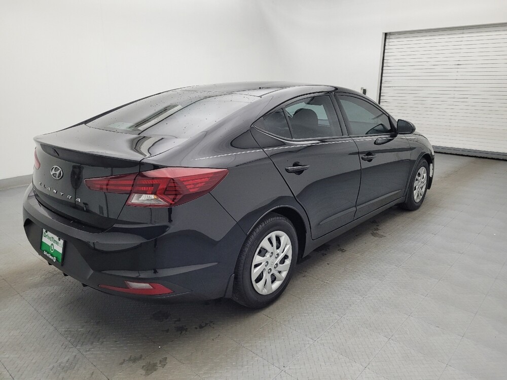 2020 Hyundai Elantra in Greenville, SC 29607 - 18090651 10