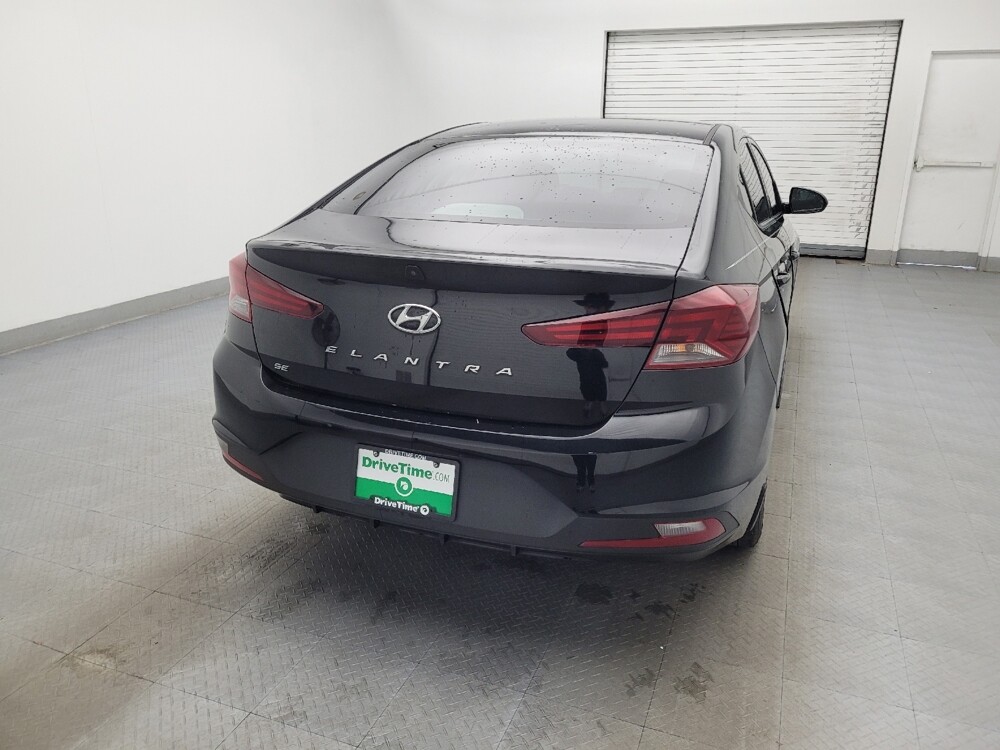 2020 Hyundai Elantra in Greenville, SC 29607 - 18090651 7