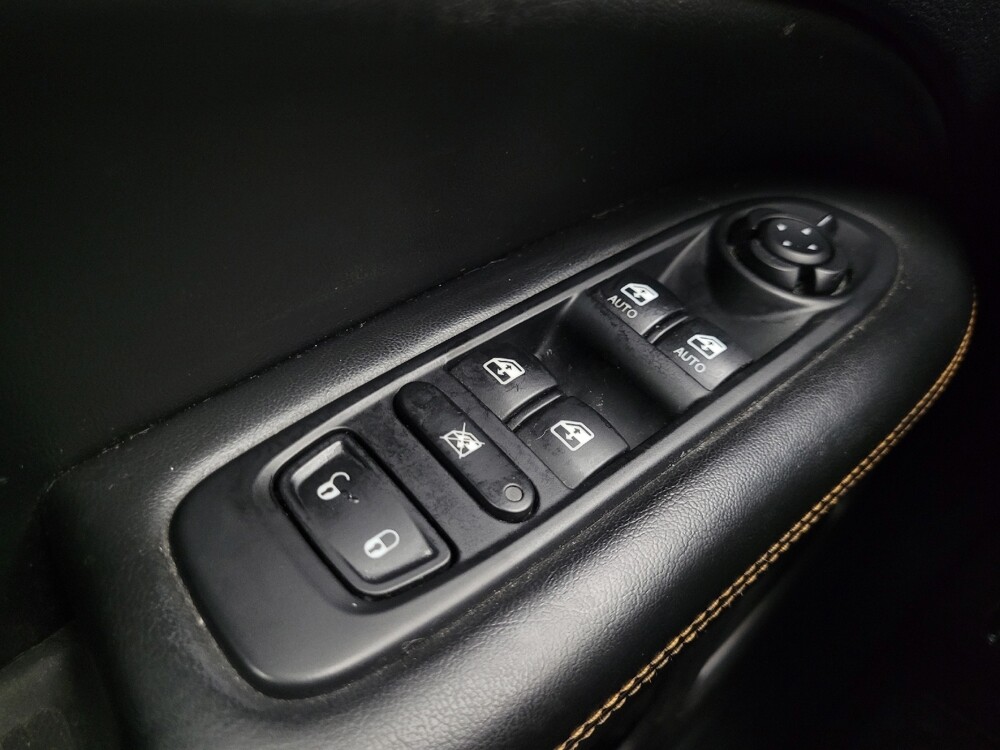 2018 Jeep Compass in Indianapolis, IN 46222 - 18090672 27