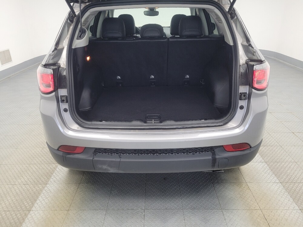 2018 Jeep Compass in Indianapolis, IN 46222 - 18090672 29