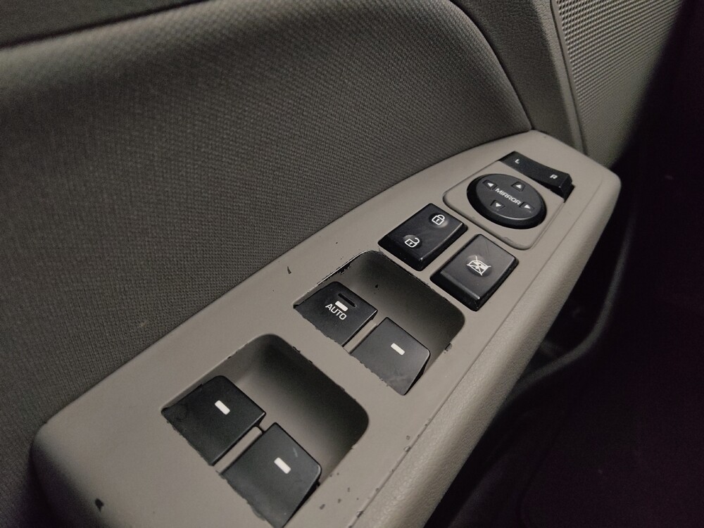 2020 Hyundai Elantra in Topeka, KS 66611 - 18090678 27