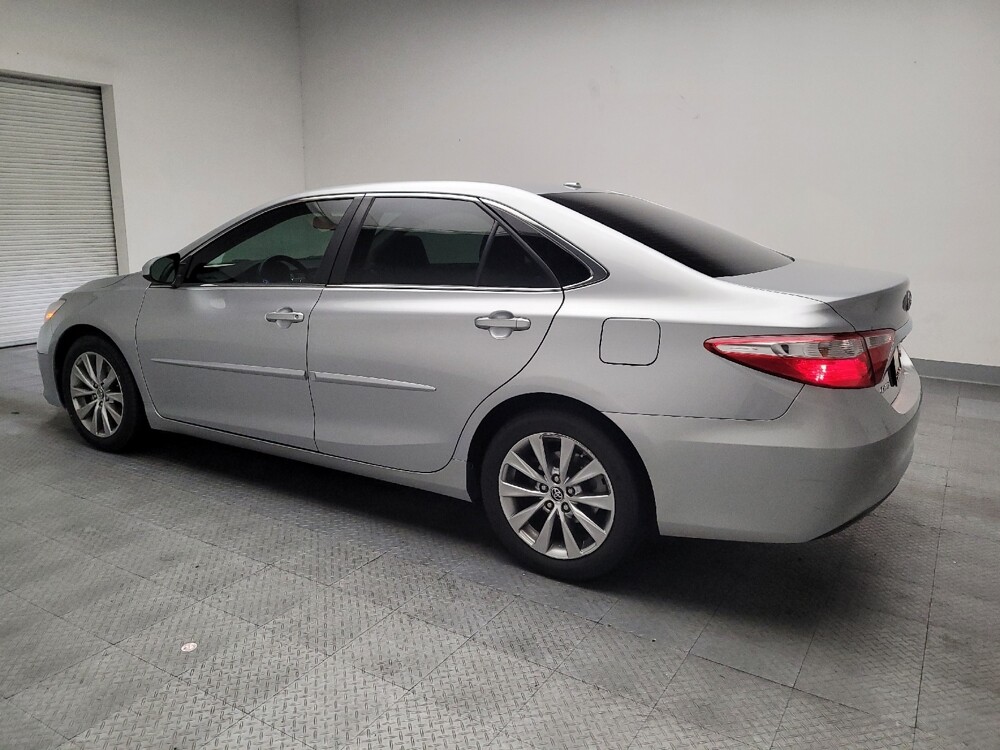 2015 Toyota Camry in Downey, CA 90241 - 18090680 3