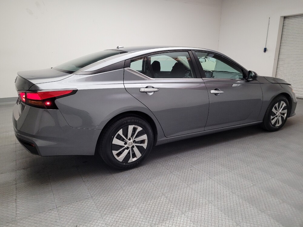 2020 Nissan Altima in Montclair, CA 91763 - 18090681 10