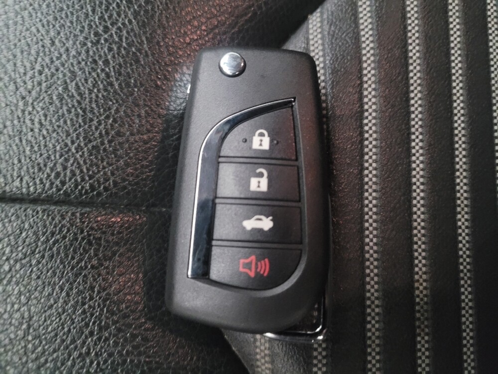 2021 Toyota Camry in Downey, CA 90241 - 18090696 32