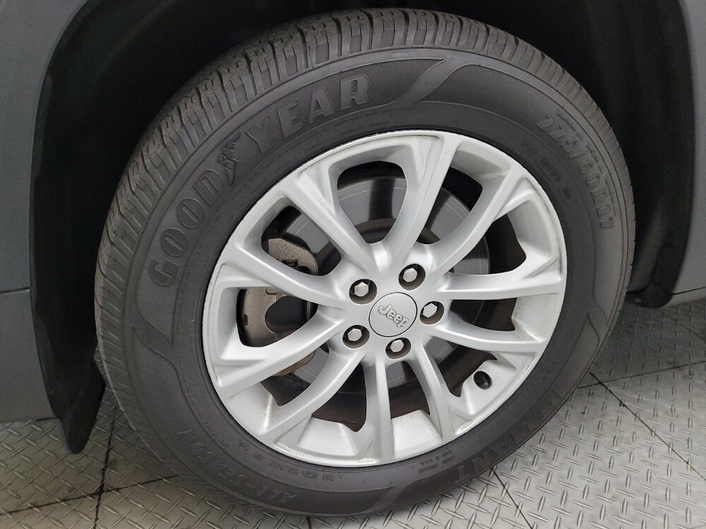 2019 Jeep Cherokee in Albuquerque, NM 87123 - 18090701 31