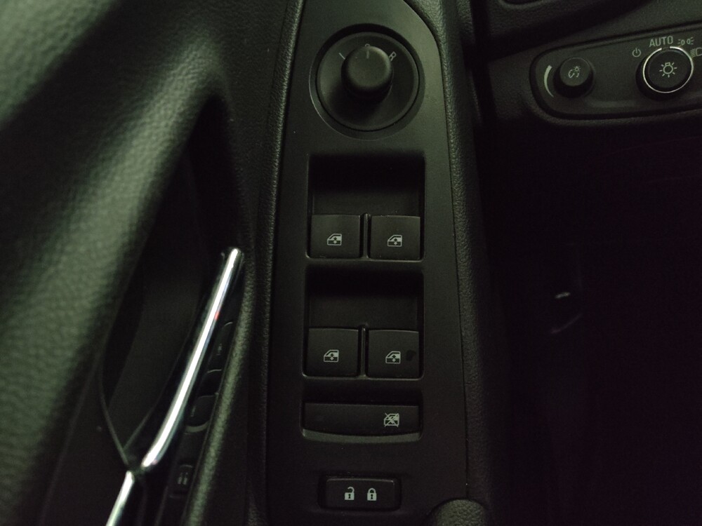 2021 Chevrolet Trax in Marietta, GA 30062 - 18090707 27