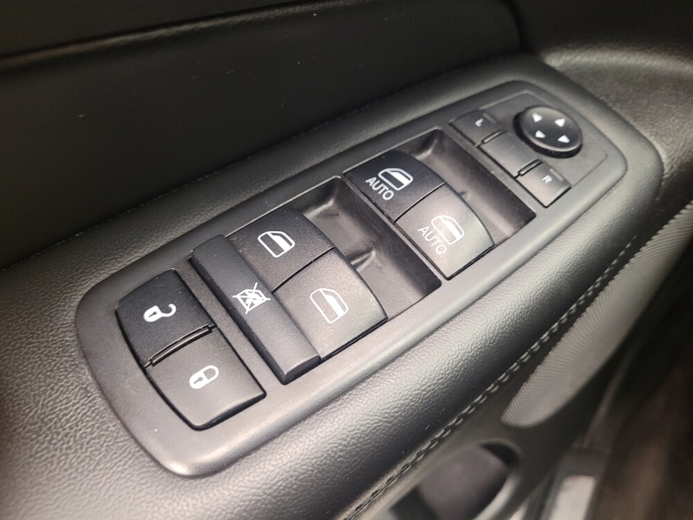 2019 Jeep Grand Cherokee in Downey, CA 90241 - 18090710 27