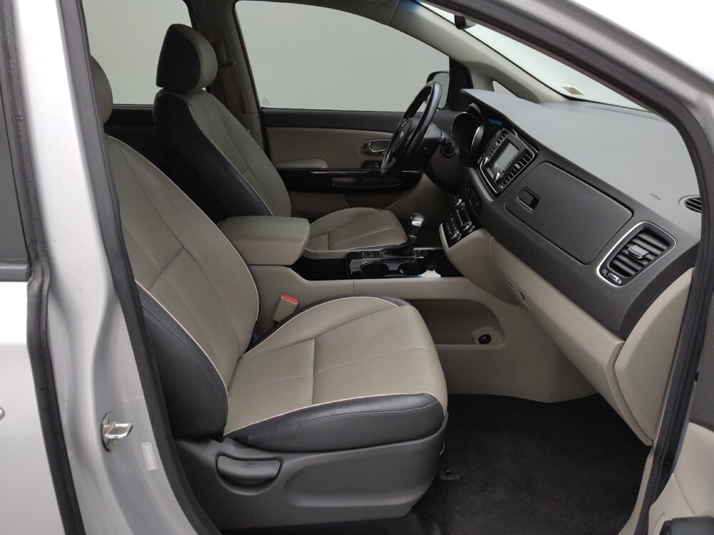 2018 Kia Sedona in Wichita, KS 67207 - 18090712 21