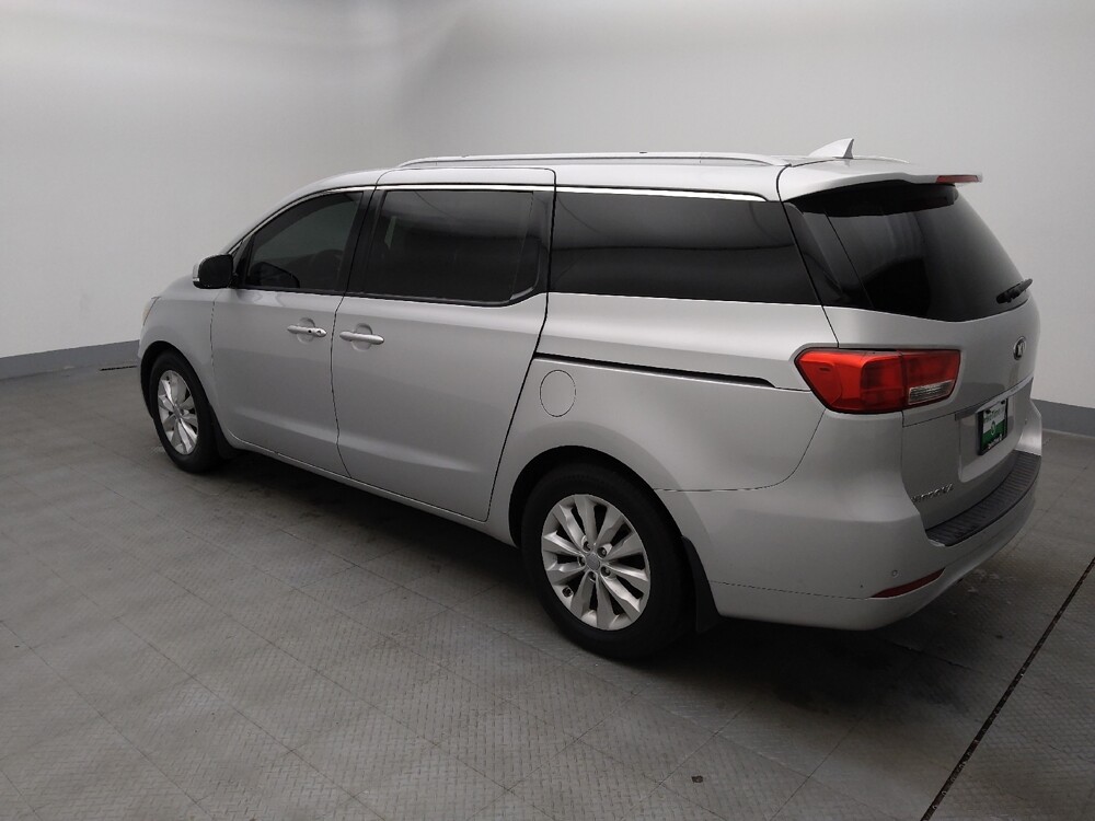 2018 Kia Sedona in Wichita, KS 67207 - 18090712 3
