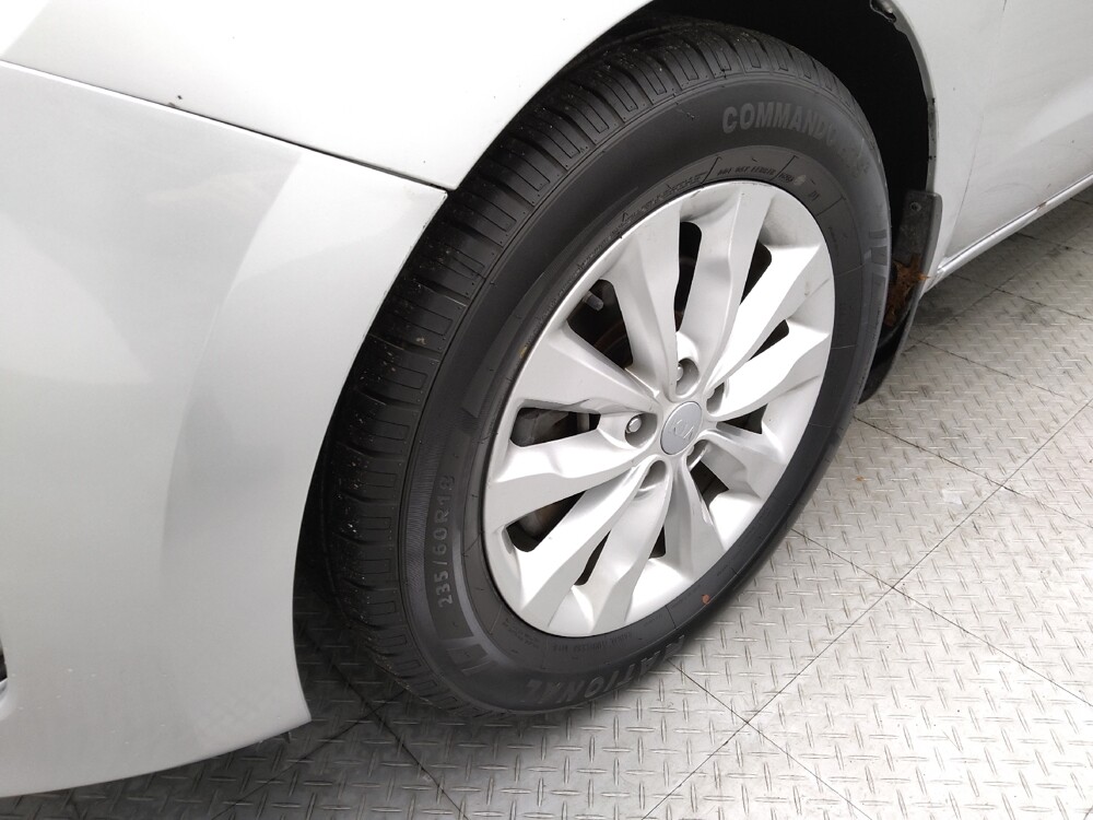 2018 Kia Sedona in Wichita, KS 67207 - 18090712 31