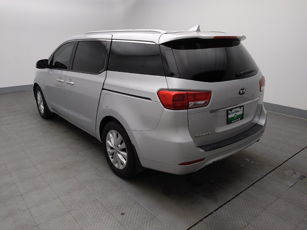 2018 Kia Sedona in Wichita, KS 67207 - 18090712 5