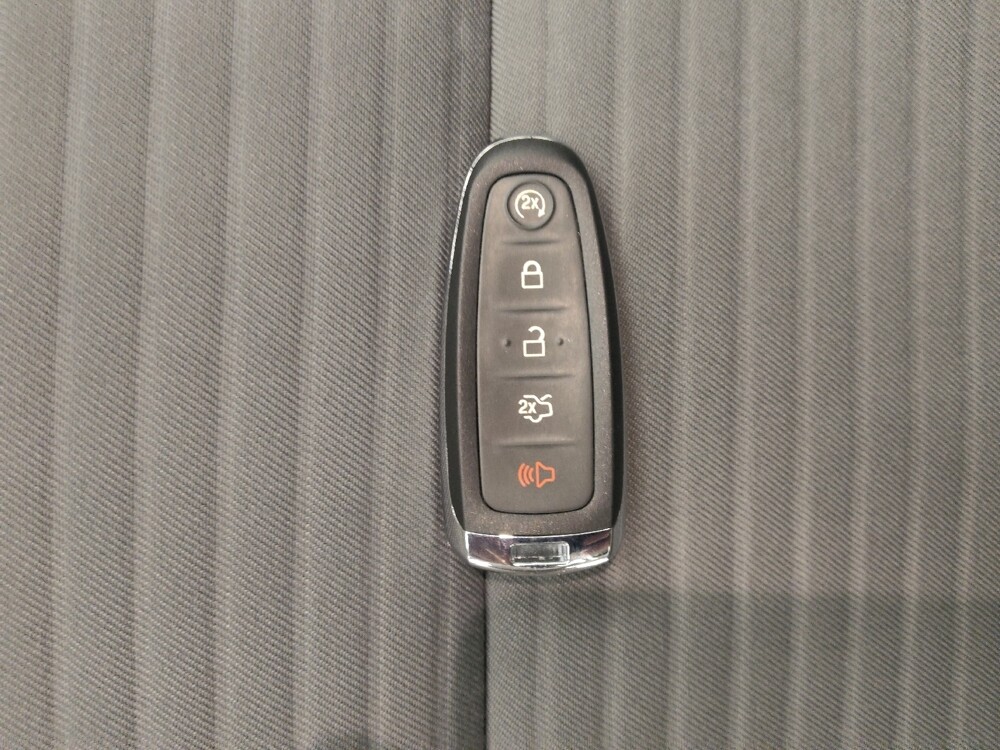 2017 Ford Escape in Wichita, KS 67207 - 18090728 32