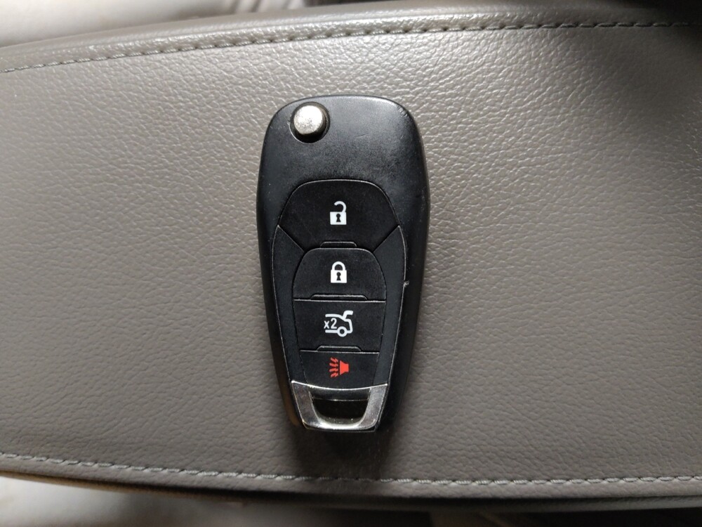 2018 Chevrolet Cruze in Houston, TX 77074 - 18090740 32