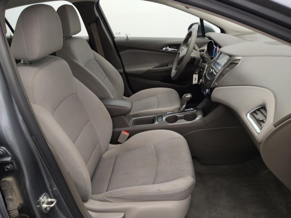 2018 Chevrolet Cruze in Houston, TX 77074 - 18090740 21