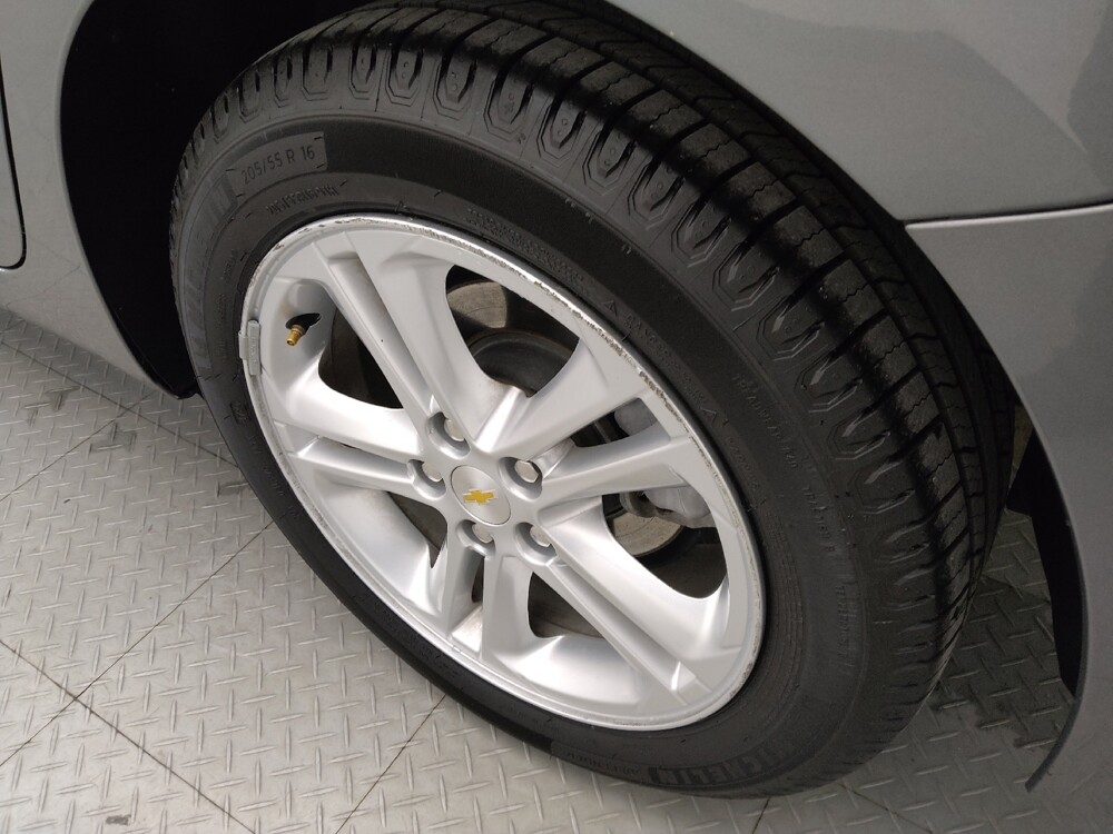 2018 Chevrolet Cruze in Houston, TX 77074 - 18090740 31