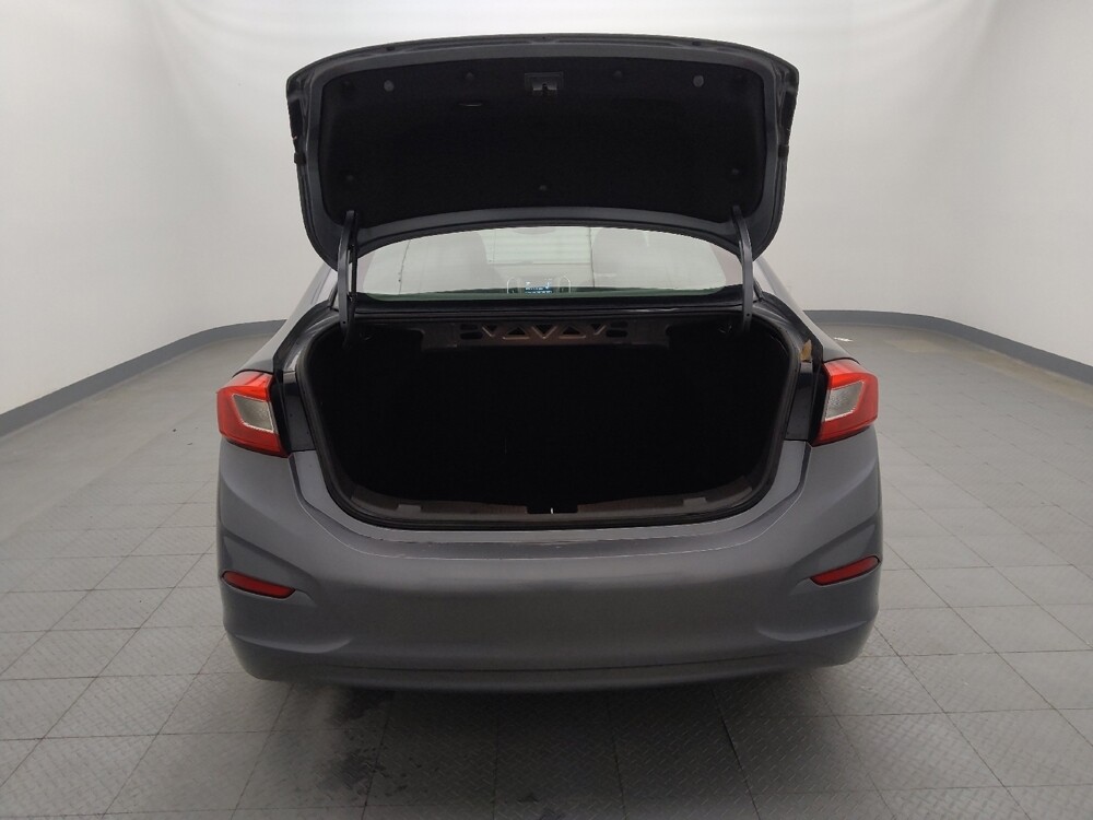 2018 Chevrolet Cruze in Houston, TX 77074 - 18090740 29