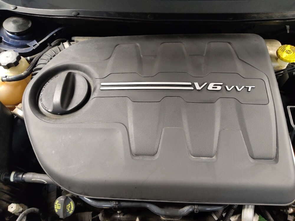 2018 Jeep Cherokee in Houston, TX 77074 - 18090744 30