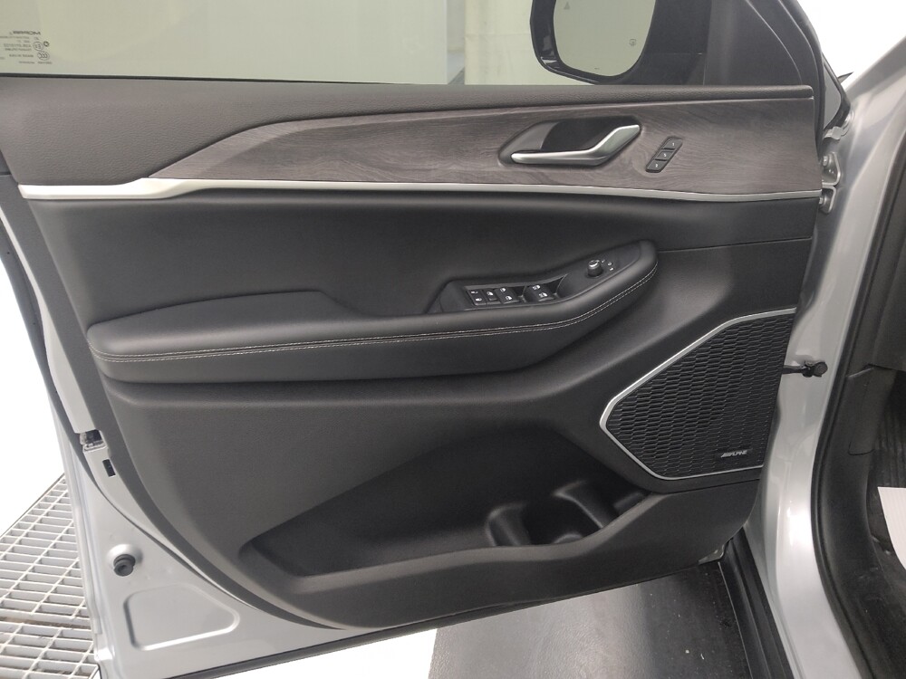 2021 Jeep Grand Cherokee L in St. Louis, MO 63136 - 18090753 27