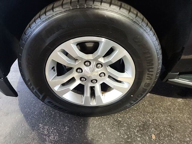 2019 Chevrolet Tahoe in Knoxville, TN 37912 - 18090772 8