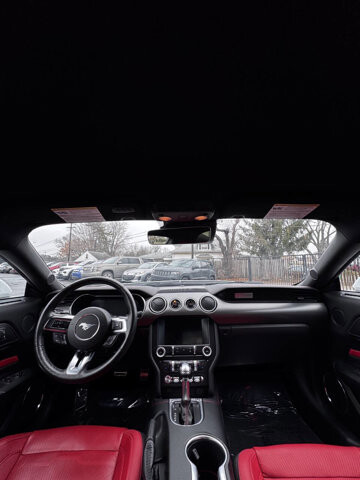 2022 Ford Mustang in Eastpointe, MI 48021 - 18090778 7