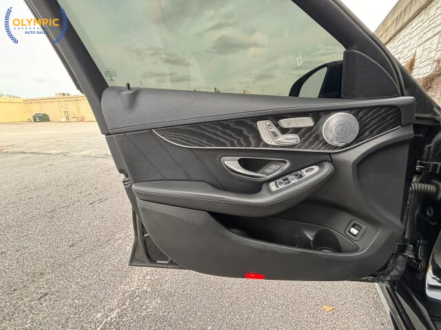 2015 Mercedes-Benz C 300 in Decatur, GA 30032 - 18090779 40