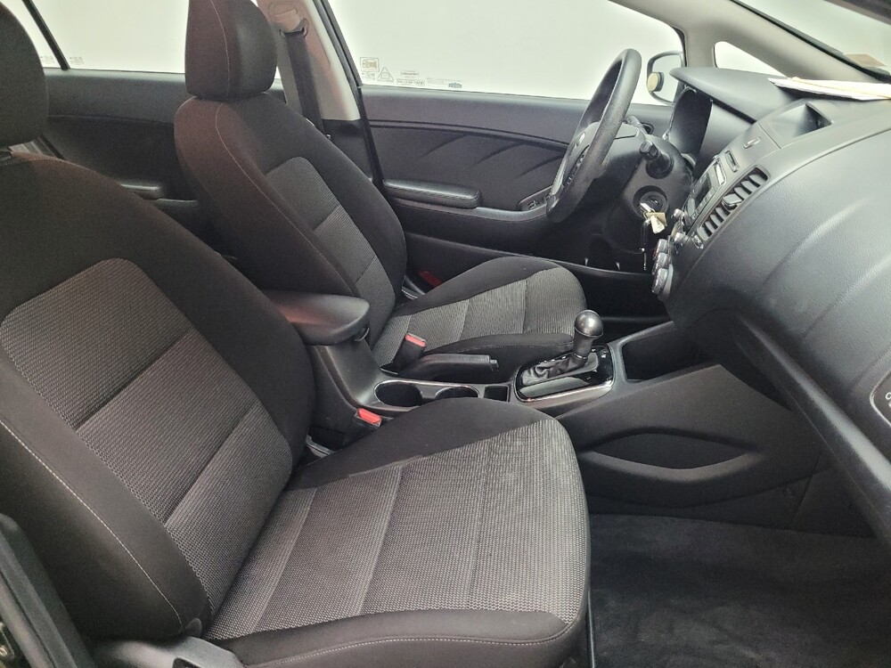 2018 Kia Forte in Downey, CA 90241 - 18090785 21