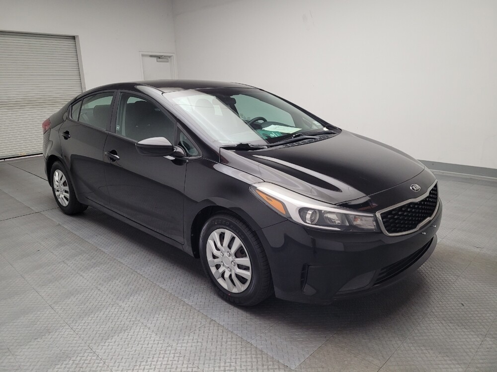 2018 Kia Forte in Downey, CA 90241 - 18090785 13