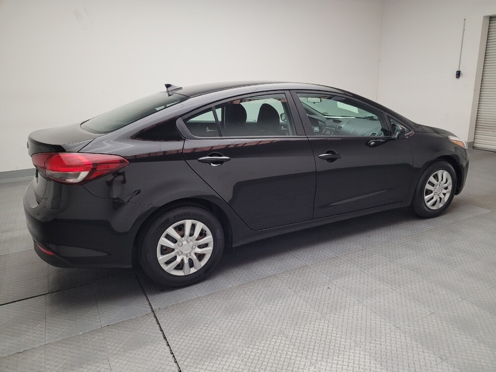 2018 Kia Forte in Downey, CA 90241 - 18090785 10