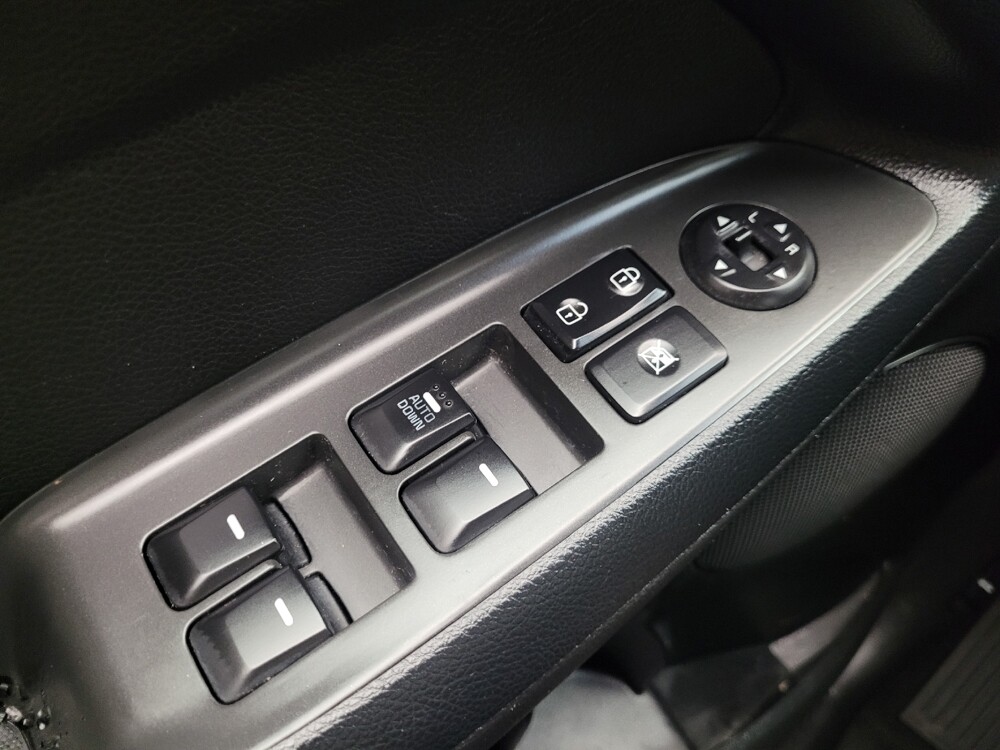 2018 Kia Forte in Downey, CA 90241 - 18090785 27