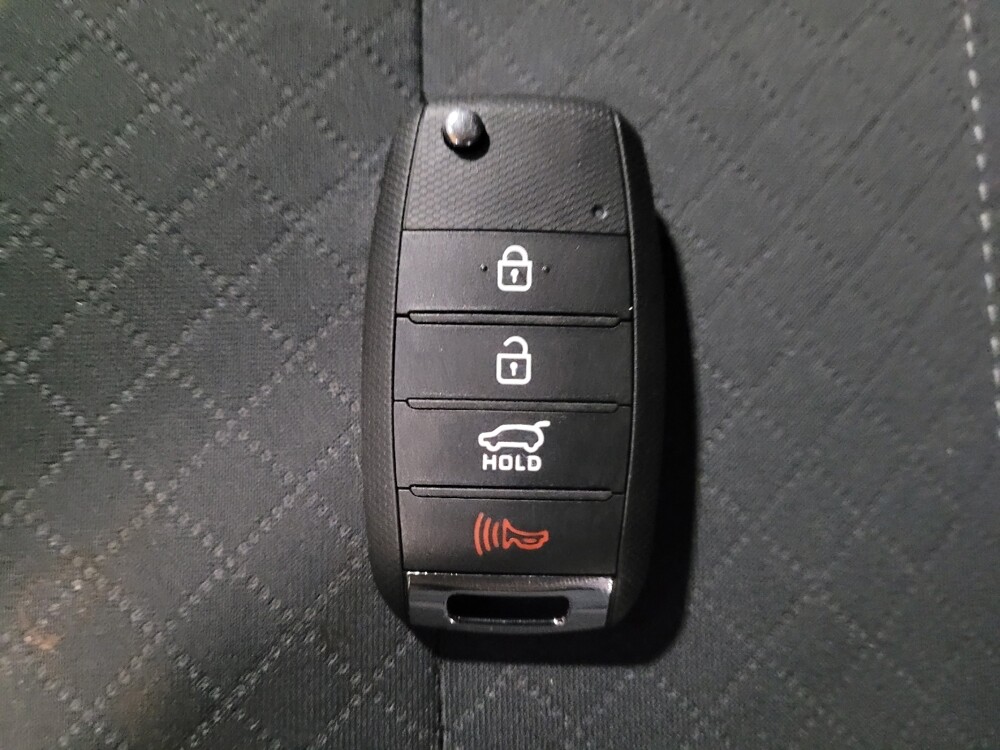 2017 Kia Sorento in Downey, CA 90241 - 18090792 32