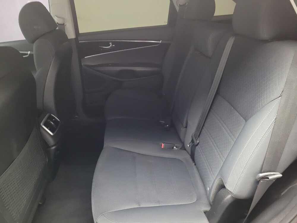 2017 Kia Sorento in Downey, CA 90241 - 18090792 18