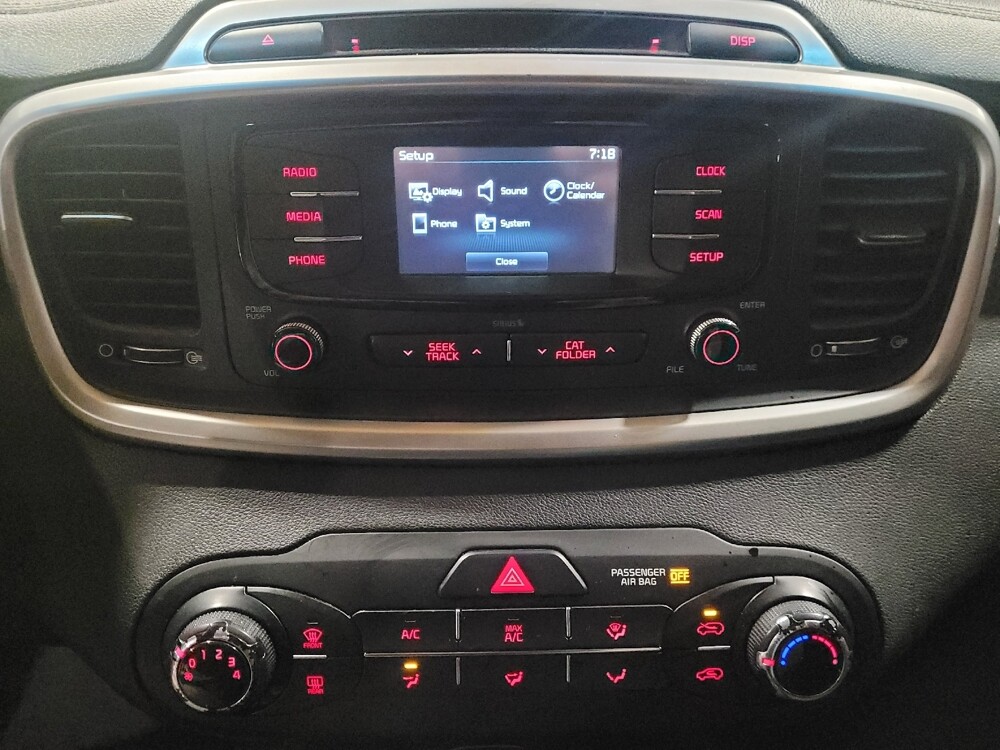 2017 Kia Sorento in Downey, CA 90241 - 18090792 25