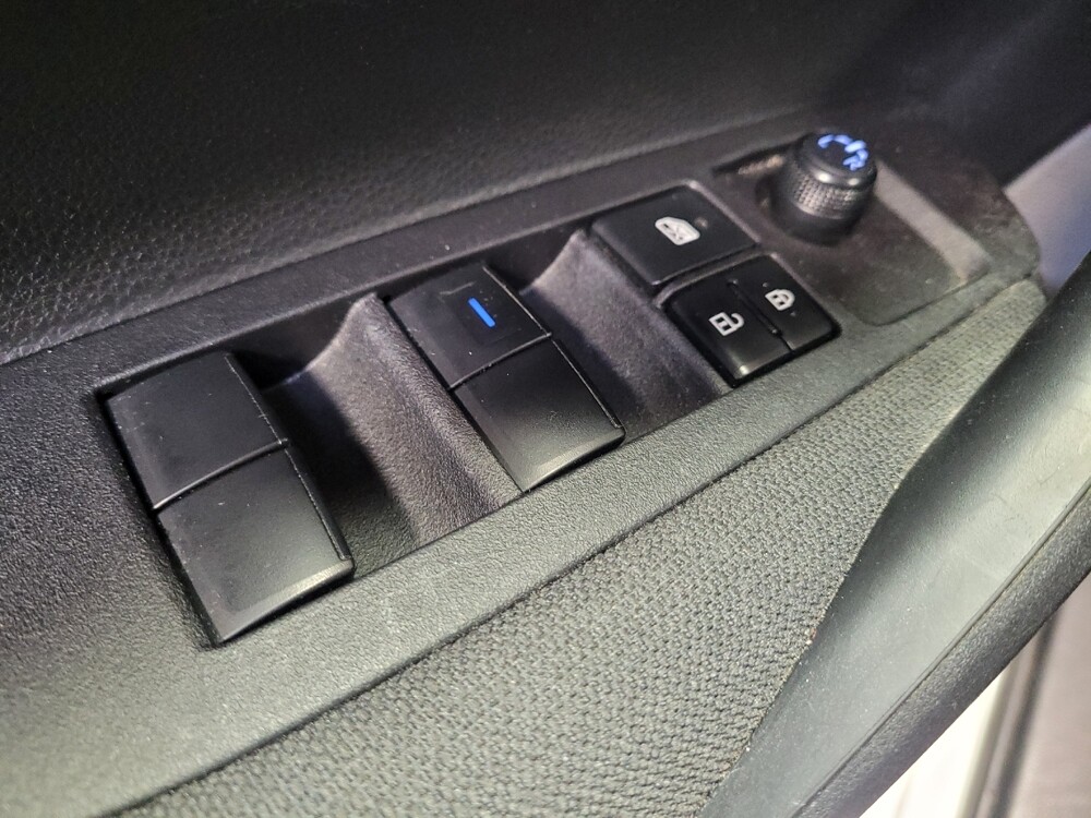 2020 Toyota Corolla in Bakersfield, CA 93309 - 18090802 27